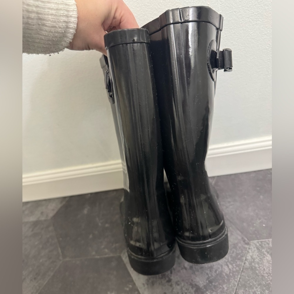 Forever Young Women's Mid-Calf Solid Color Rubber Rain Boots - Picture 6 of 11